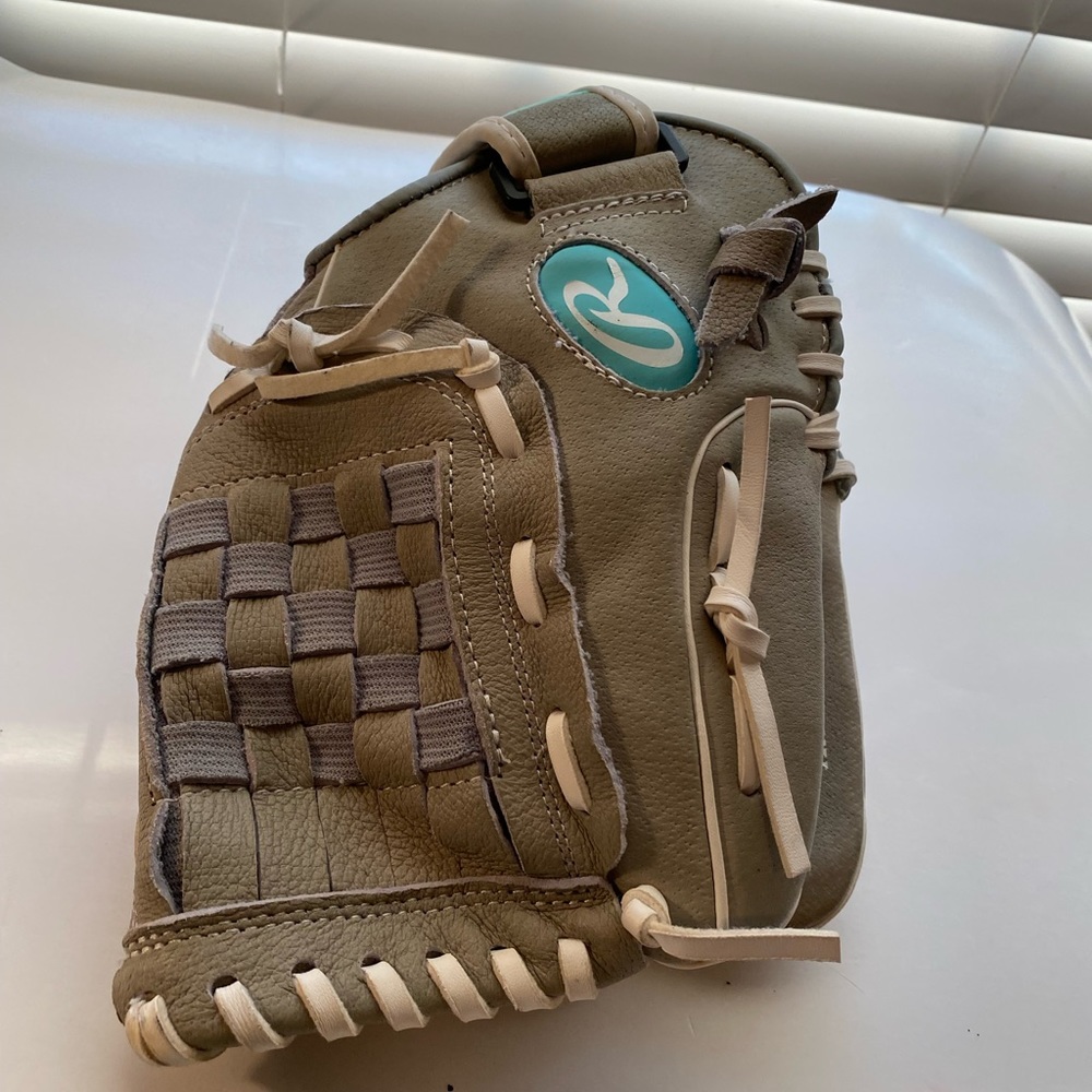 RAWLINGS ⚾️ Sure Catch Softball Glove - to be worn on right hand to catch - Picture 4 of 6